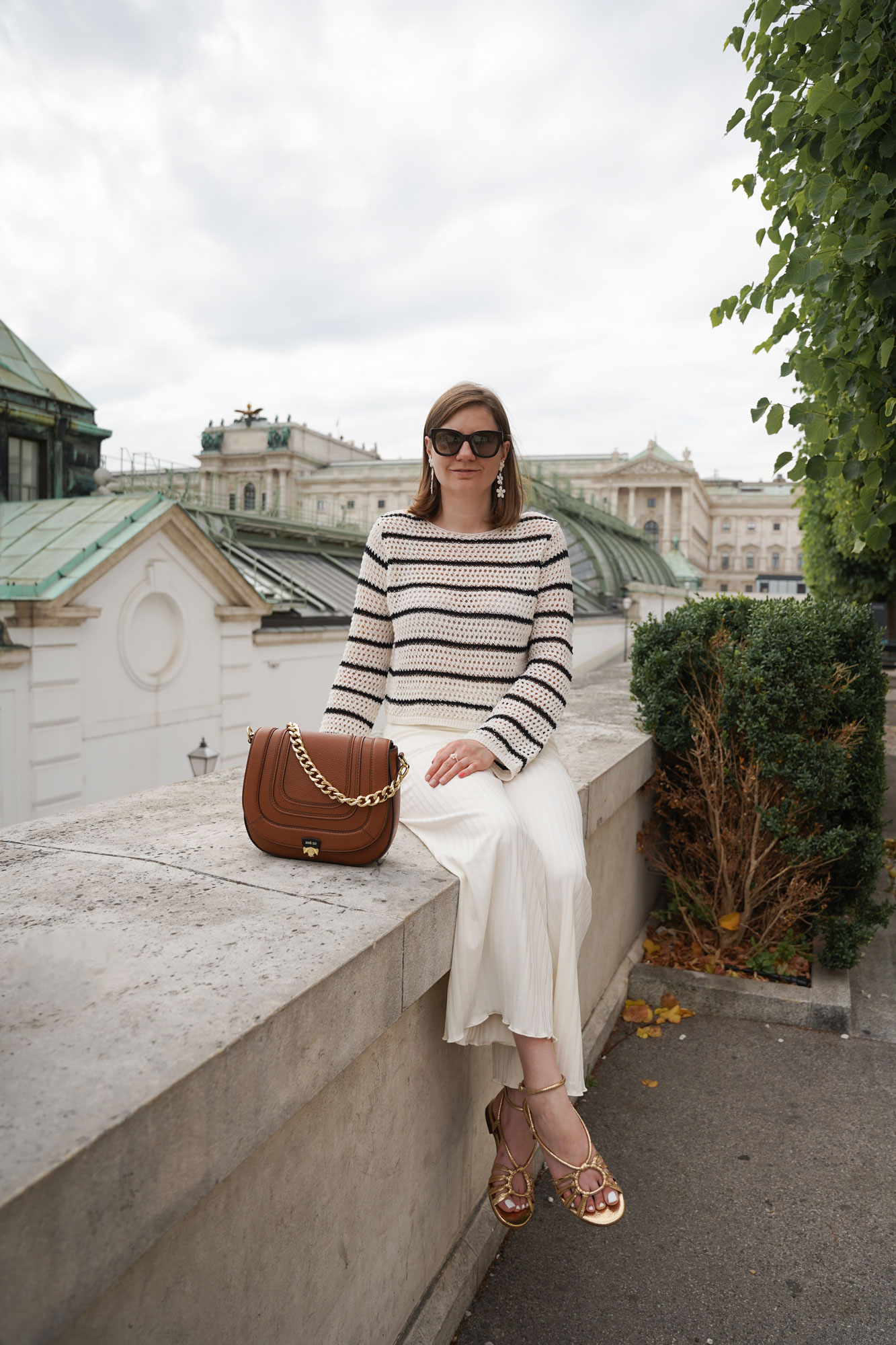 gestreifter Häkel Strick Pullover Mango, Flared Pants Sommer Outfit summer vienna sezane gold sandalen