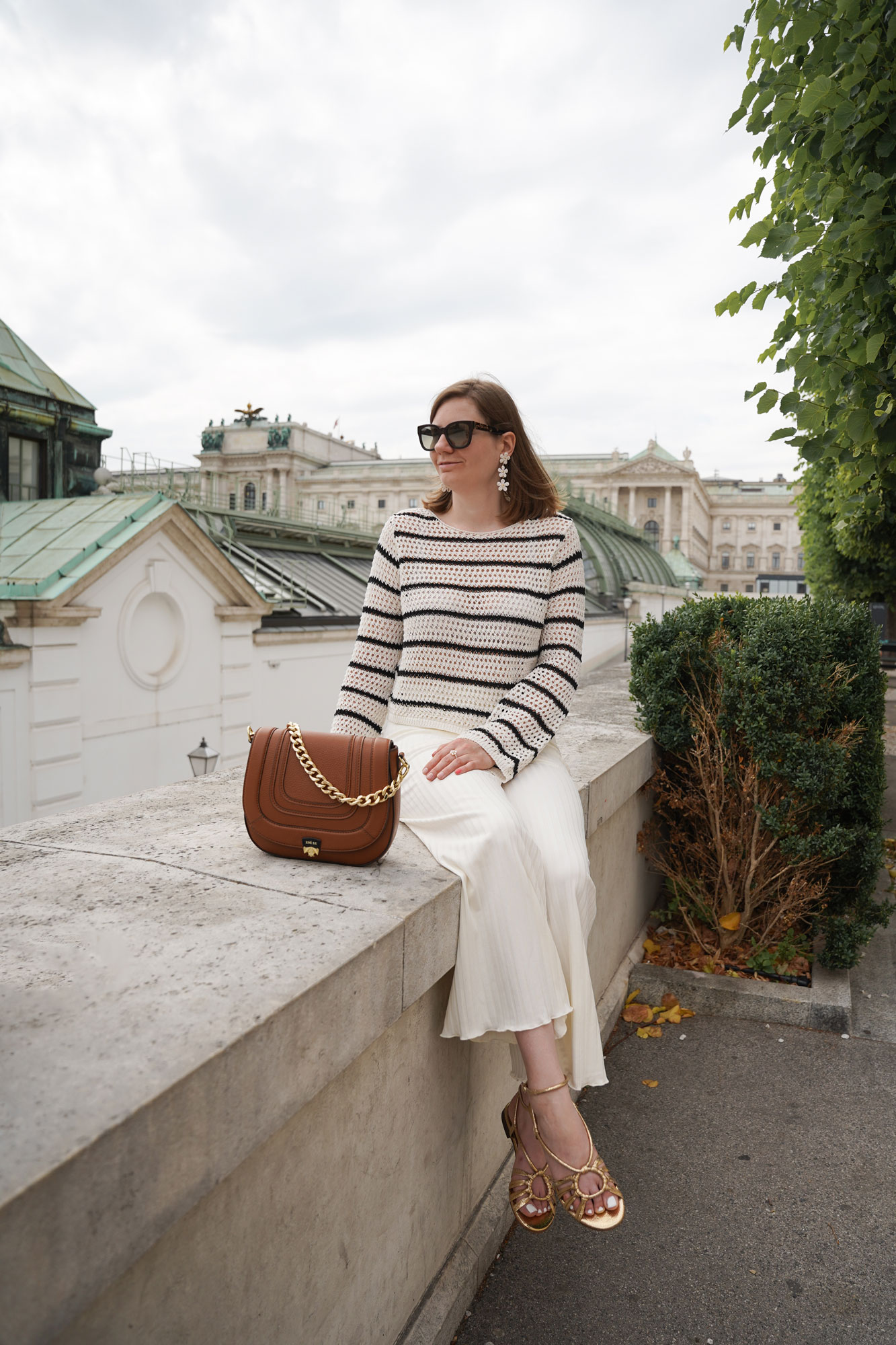 gestreifter Häkel Strick Pullover Mango, Flared Pants Sommer Outfit summer vienna sezane gold sandalen