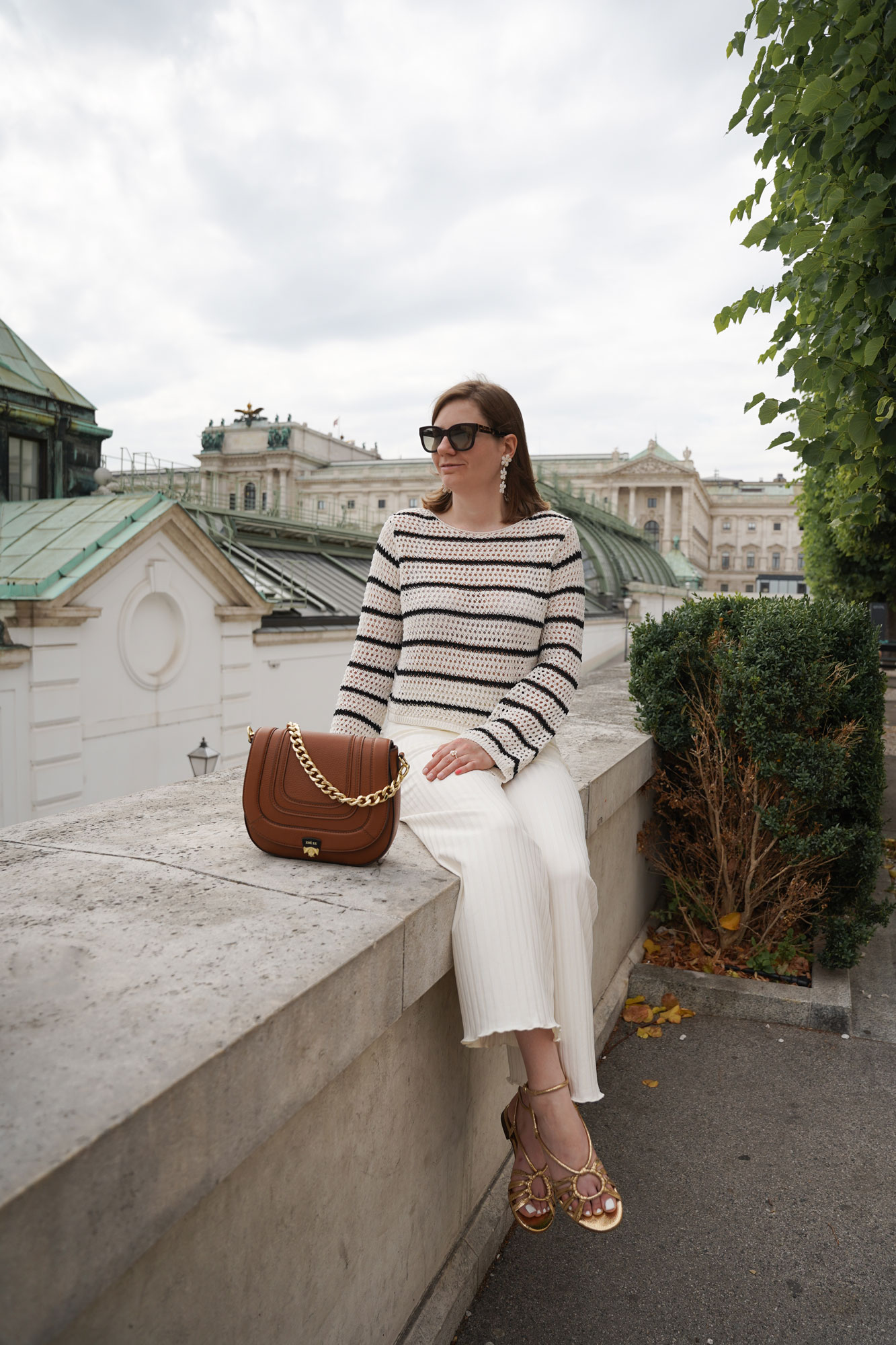 gestreifter Häkel Strick Pullover Mango, Flared Pants Sommer Outfit summer vienna sezane gold sandalen