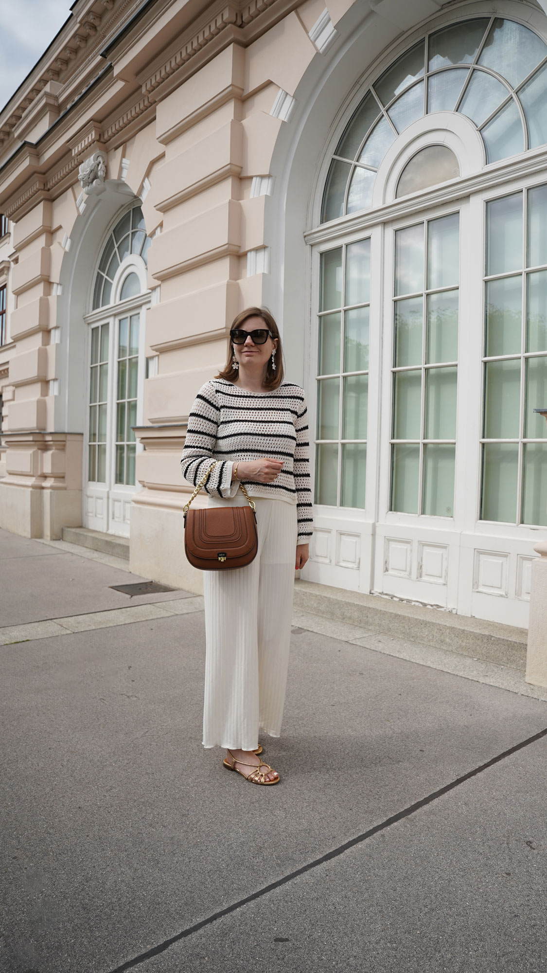 gestreifter Häkel Strick Pullover Mango, Flared Pants Sommer Outfit summer vienna sezane gold sandalen