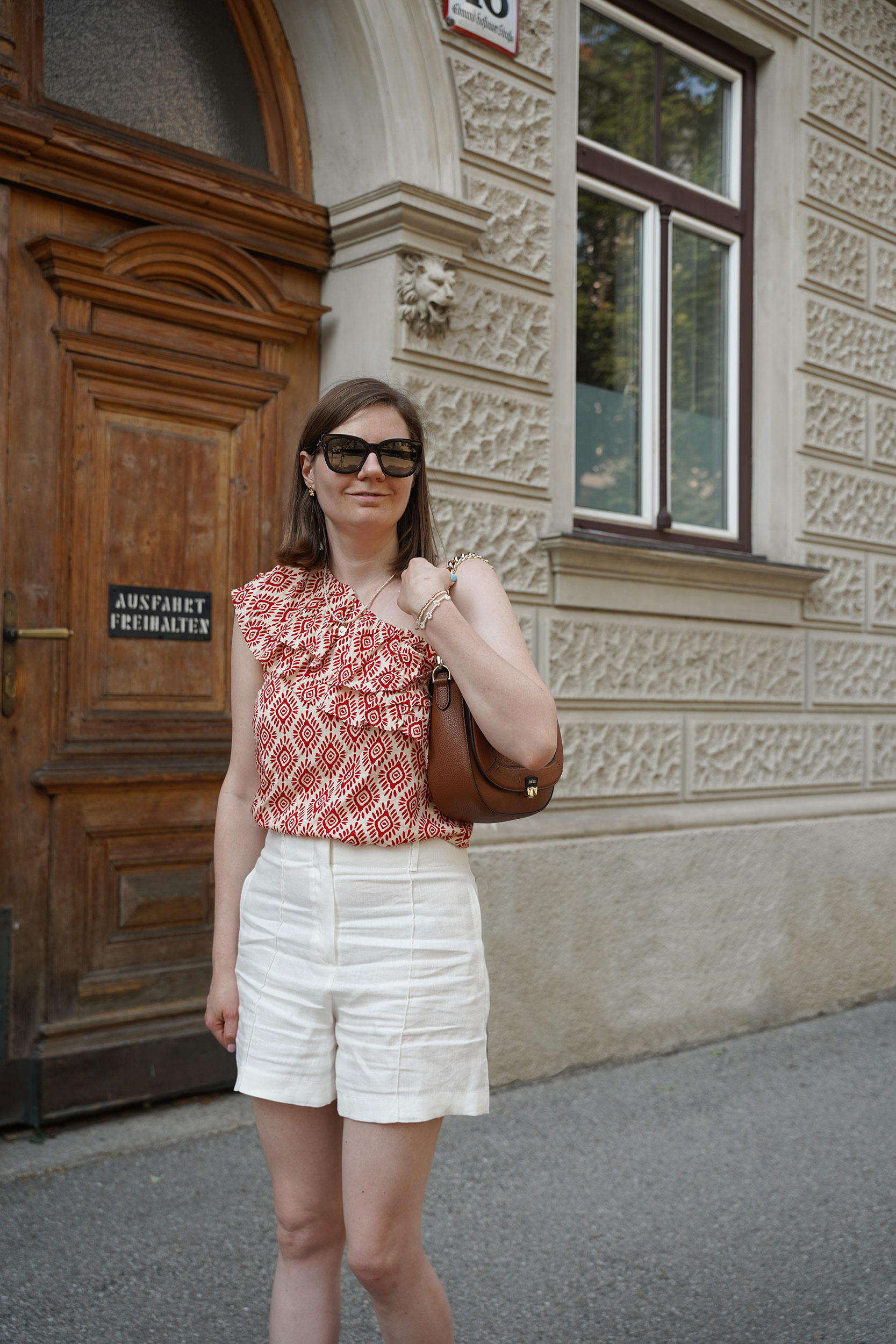 one shoulder top, linen shorts, summer outfit