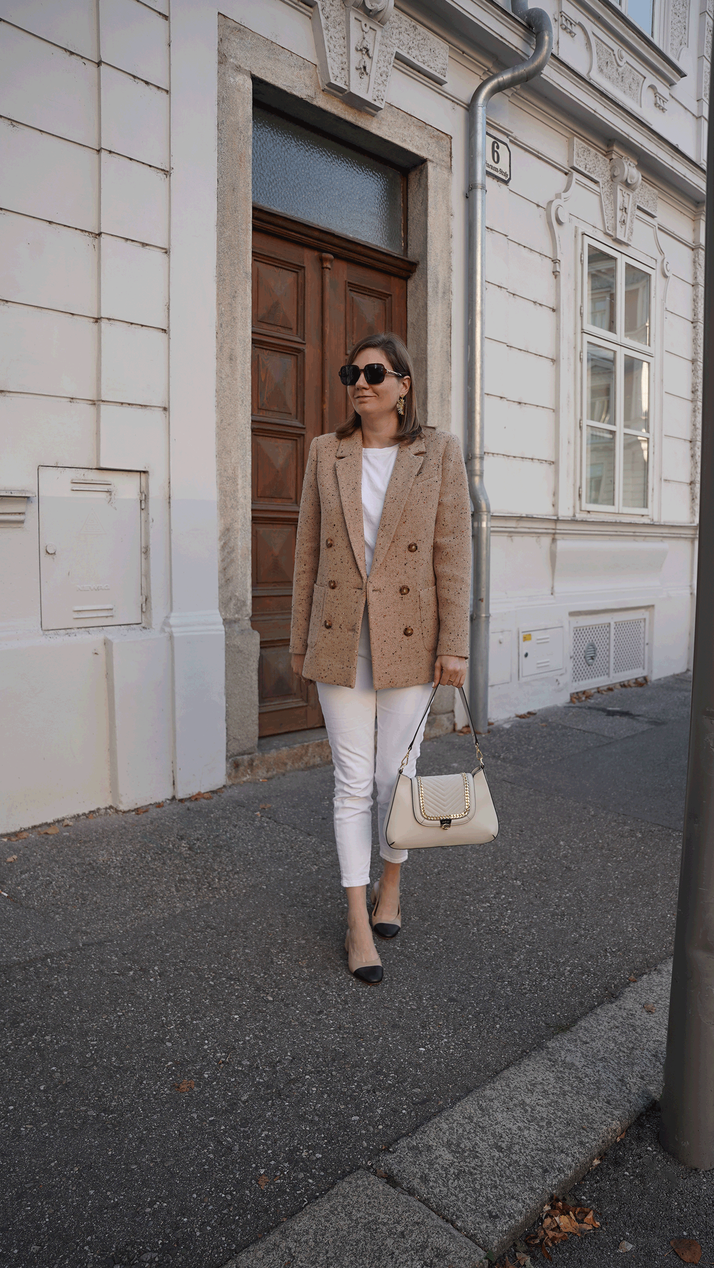 Sezane Blazer, white skinny jeans, chanel dupes, autumn outfit