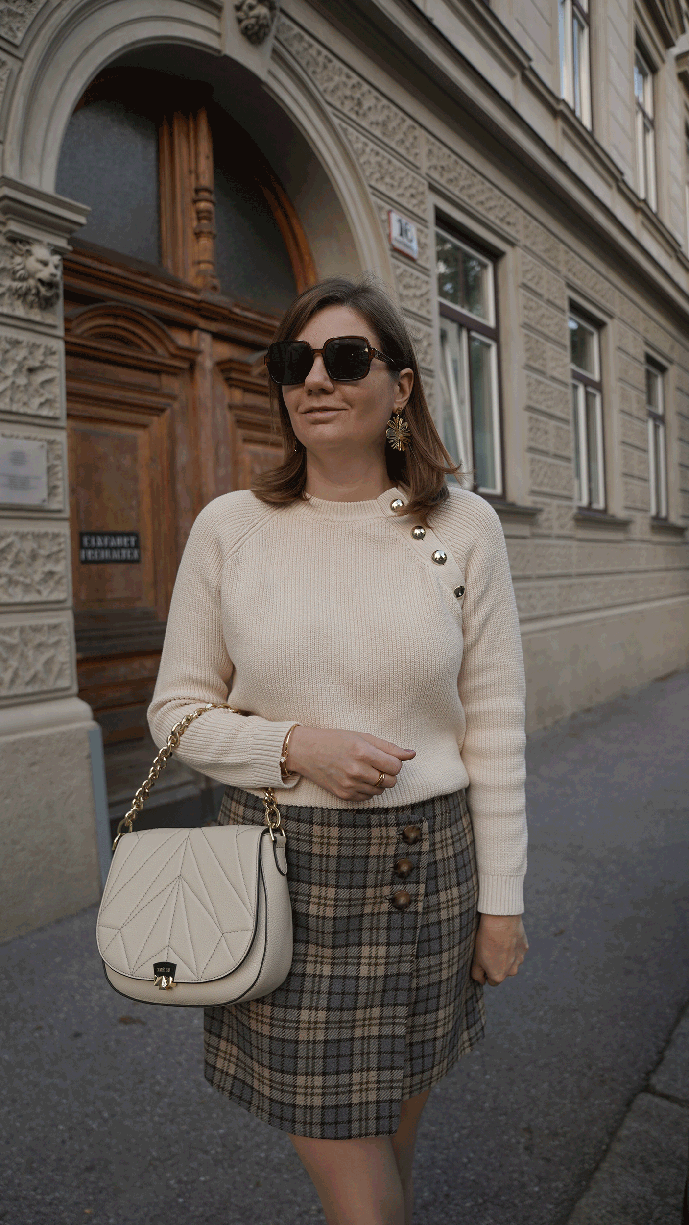 sezane mini skirt autumn outfit