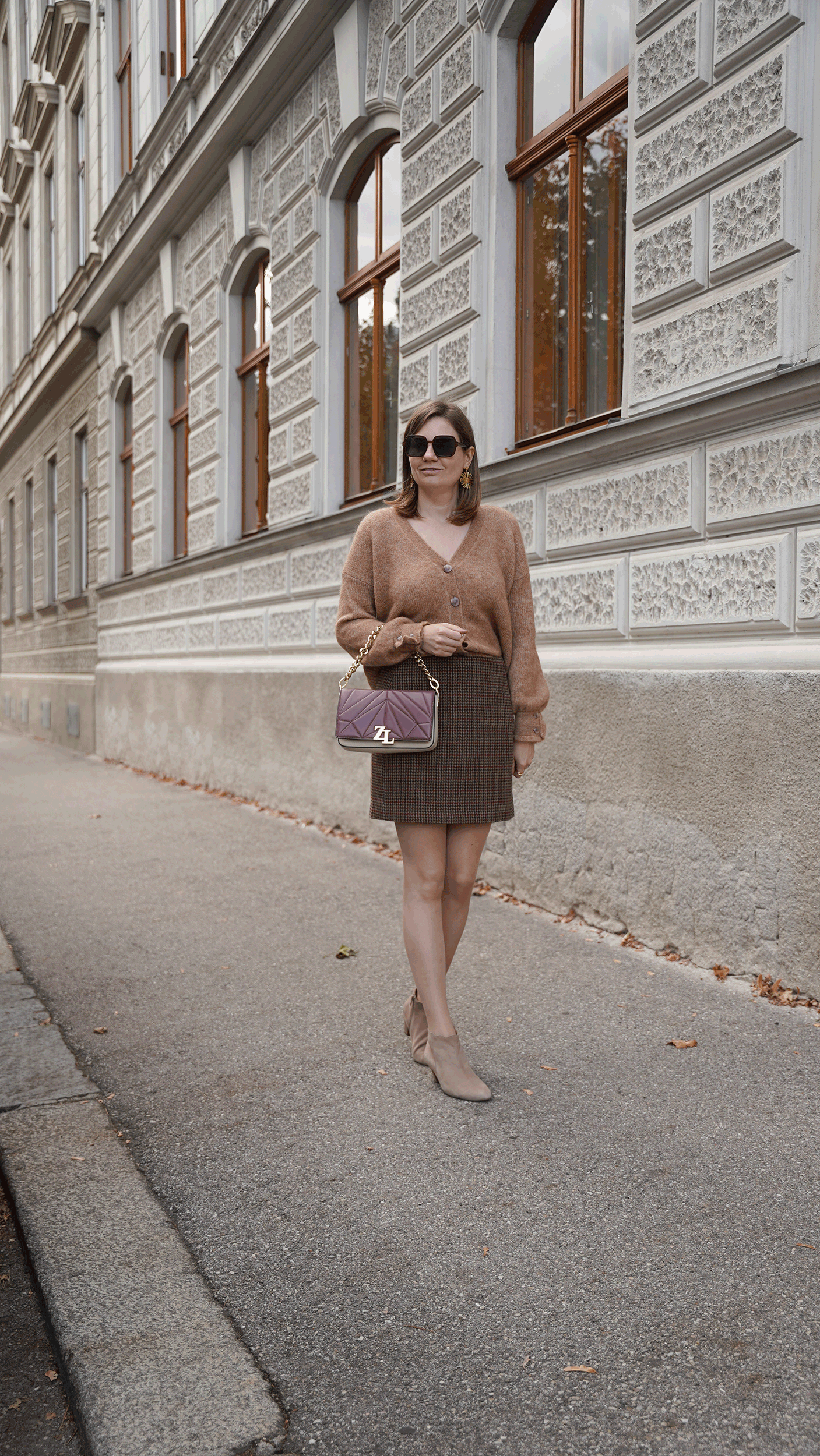 sezane mini skirt autumn outfit