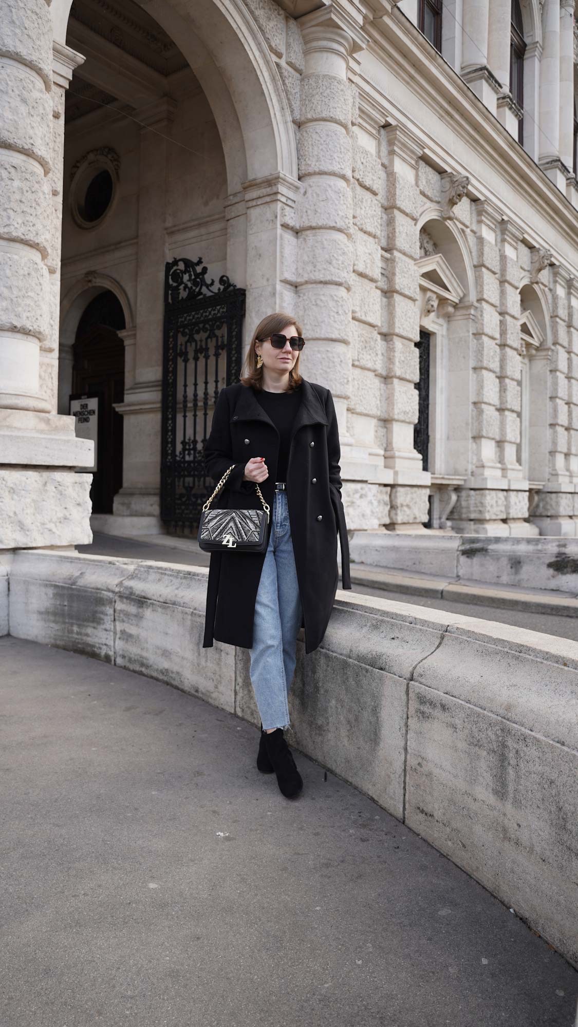 Black coat, blue jeans, straight leg jeans, Vienna, black boots, winter outfit 