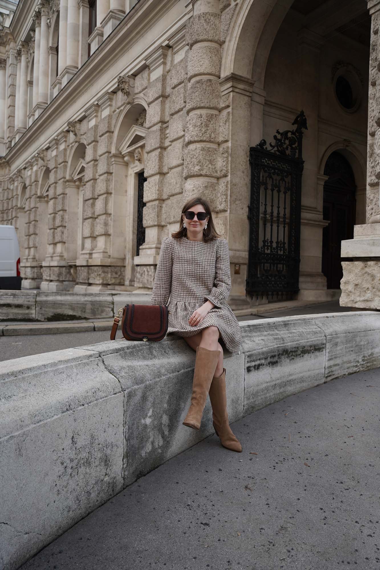 SAAJ dress Winter checked dress Vienna casual streetstyle winter outfit winter dress midi dress