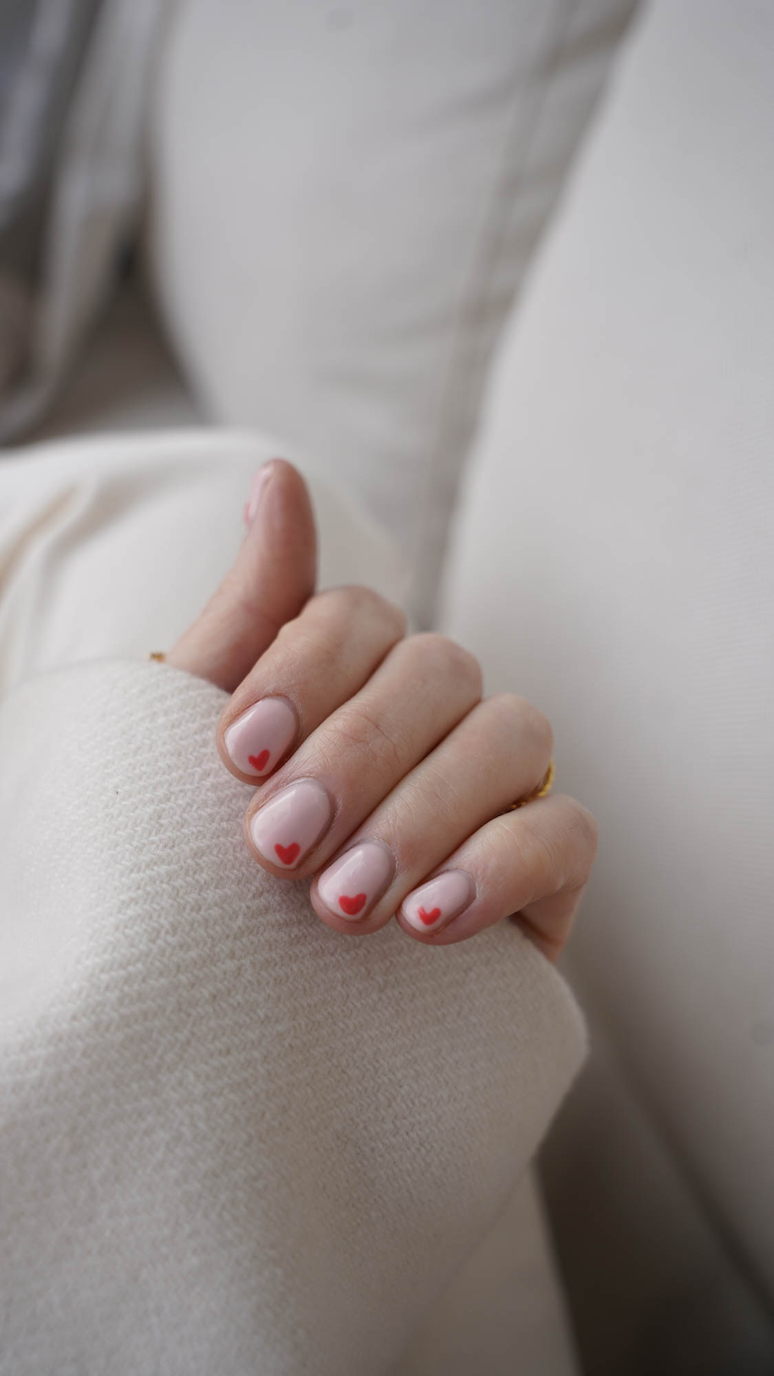 Heart nails, Striplac, Alessandro, pink nails, red nails, Valentine’s Day nails, linjer jewelry, linjer Ring