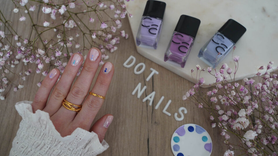 dot nails minimalistisches nageldesign