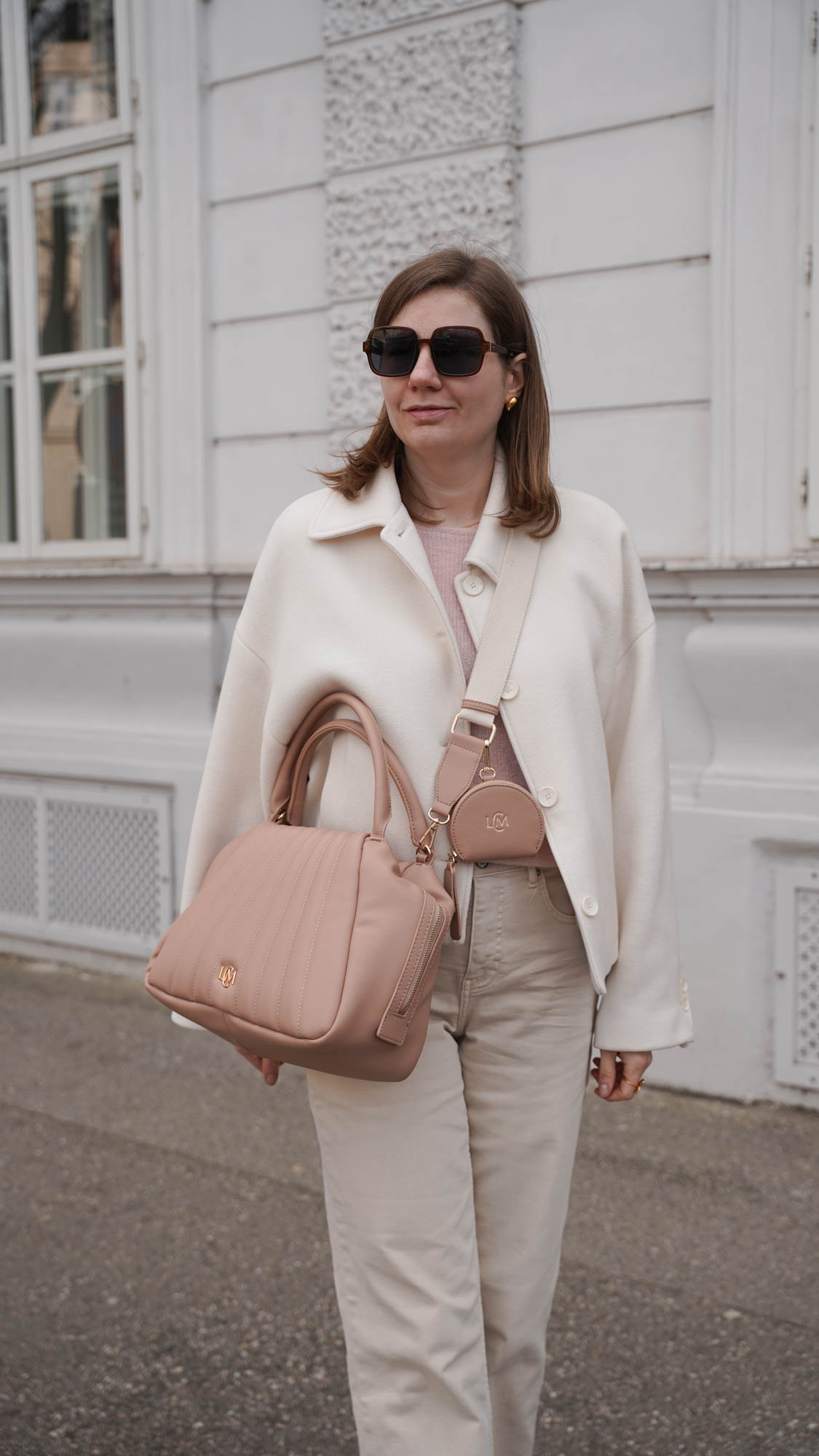 white Zara Jacket, weiße Zara Jacke, sezane gaspard light pink, knitwear, beige Jeans