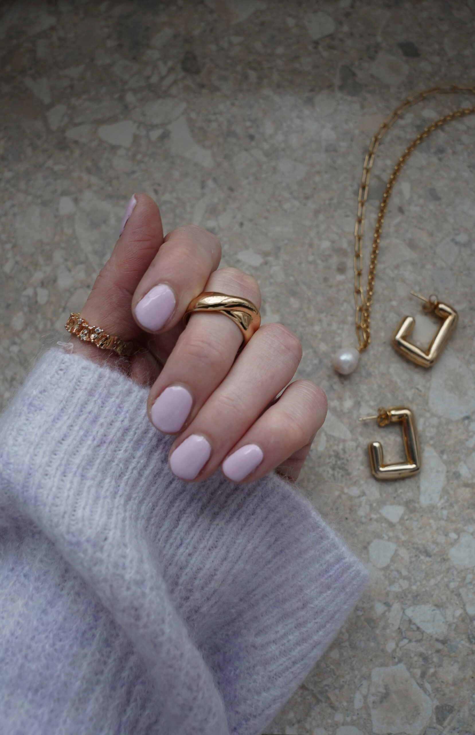 lilac nails, spring nails, lila Nägel, violette Nägel, pink nails, alessandro striplac, nail trends 2024