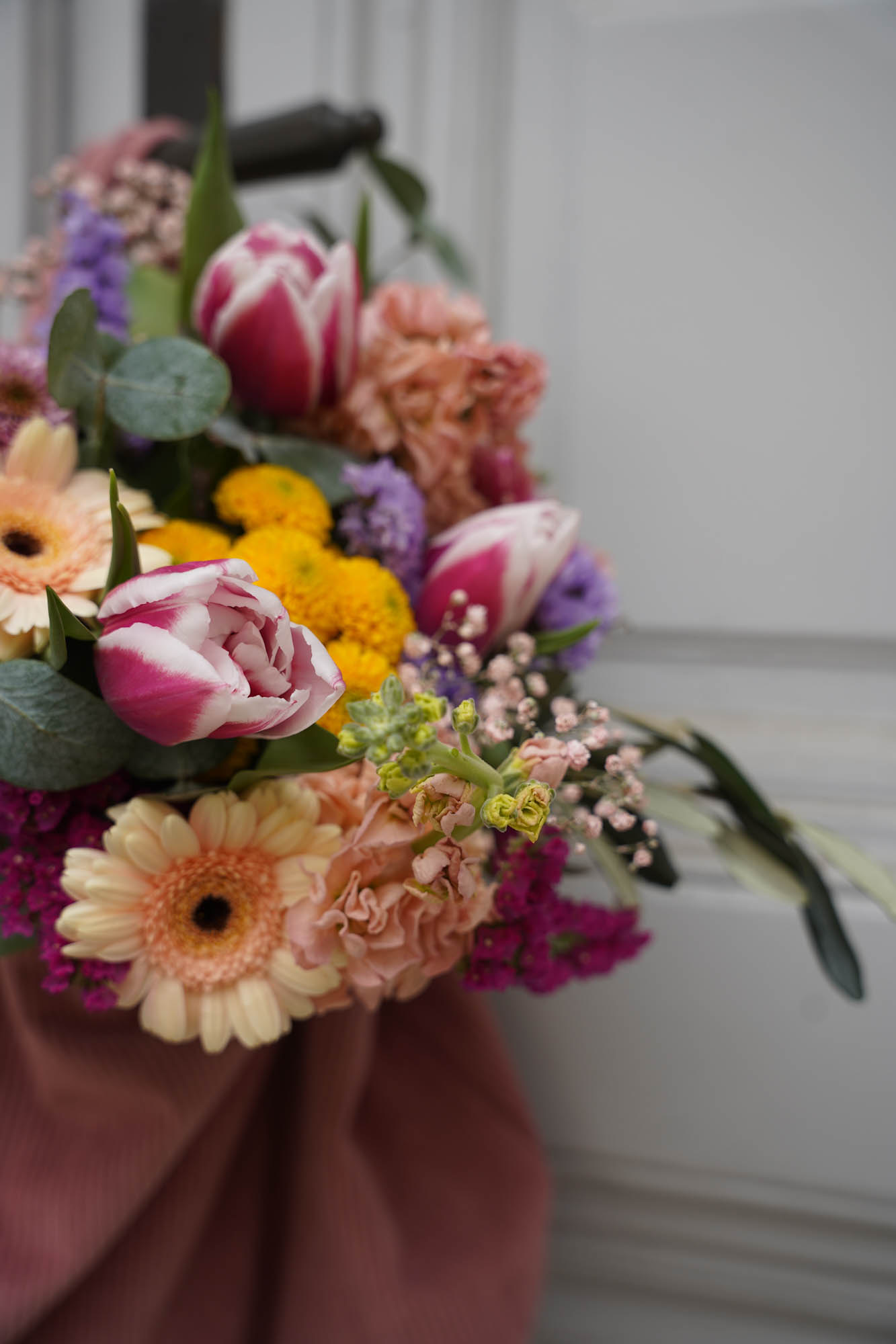 Flower bouquet, Blumenstrauß, sezane bag