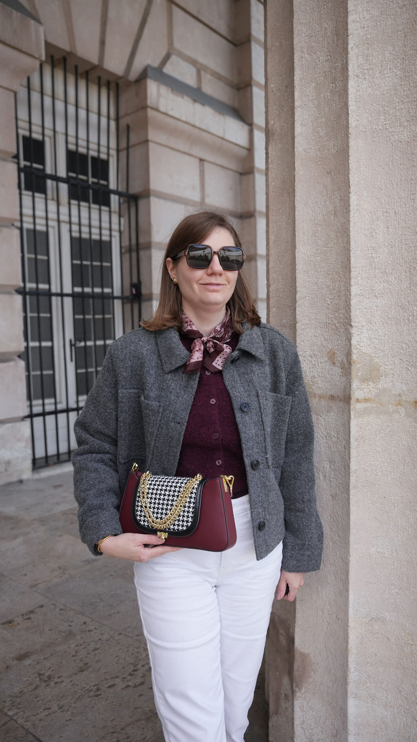 autumn outfit, grey jacket, sezane, bordeaux,